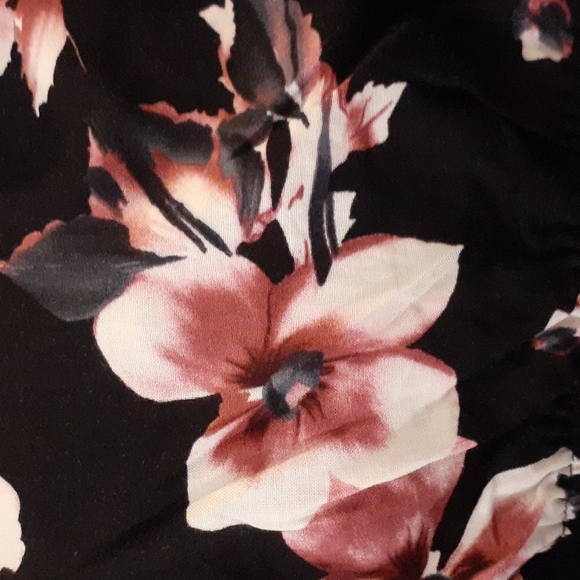 Honey Punch Floral Off Shoulder Crop Top - Picture 7 of 7